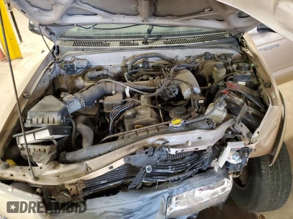 ✅ 2000 Toyota Tacoma PreRunner • VIN: 4TASM92N9YZ676153 • Lot: 85270885. Listed on Copart with 70,802 mi. Free auction sales archive from the USA and detailed vehicle history report at DreamBid. Image 11.