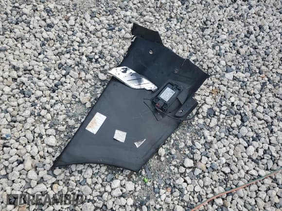 ✅ 2018 Chevrolet Equinox Premier • VIN: 2GNAXMEV8J6316483 • Lot: 91731245. Listed on Copart with 64,080 mi. Free auction sales archive from the USA and detailed vehicle history report at DreamBid. Image 12.