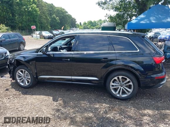✅ 2025 Audi Q7 Premium Plus • VIN: WA1LVBF72SD012736 • Lot: 42603532. Wystawiony na IAAI z przebiegiem 421 mil. Bezpłatny archiwum sprzedaży aukcyjnych z USA i szczegółowy raport historii pojazdu na DreamBid. Zdjęcie 14.