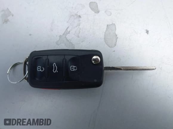 ✅ 2011 Volkswagen Golf • VIN: WVWDB7AJXBW206745 • Lot: 42415722. Wystawiony na IAAI z przebiegiem 91 288 mil. Bezpłatny archiwum sprzedaży aukcyjnych z USA i szczegółowy raport historii pojazdu na DreamBid. Zdjęcie 11.