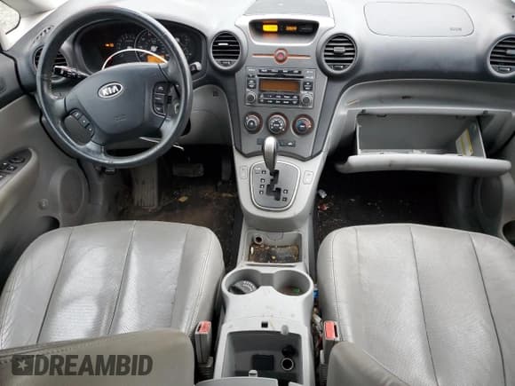 ✅ 2008 Kia Rondo EX • VIN: KNAFG526987177618 • Лот: 86990674. Опубликован ранее на Copart с пробегом 129 712 миль. Бесплатный доступ к архиву аукционных продаж из США и подробный отчёт об истории автомобиля на DreamBid. Изображение 8.