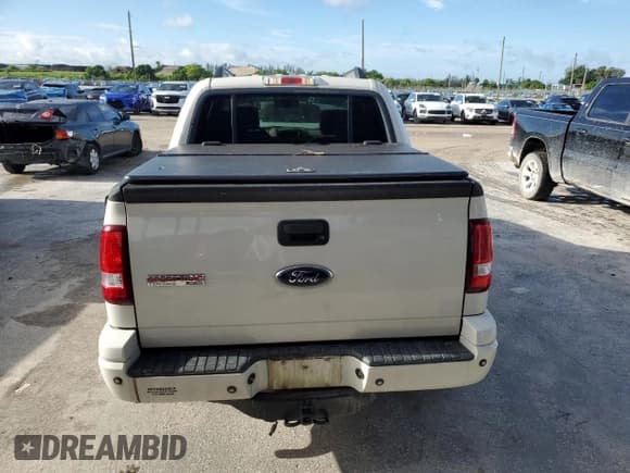 ✅ 2008 Ford Explorer Sport Trac Limited • VIN: 1FMEU33E58UB16538 • Лот: 80473625. Опубликован ранее на Copart с пробегом 339 765 миль. Бесплатный доступ к архиву аукционных продаж из США и подробный отчёт об истории автомобиля на DreamBid. Изображение 6.