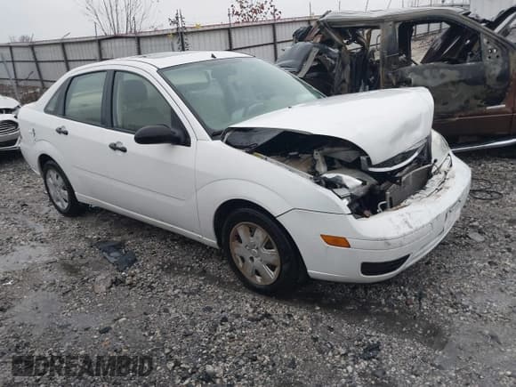 ✅ 2007 Ford Focus S • VIN: 1FAHP34N57W355068 • Lot: 43735746. Listed on IAAI with 126,471 mi. Free auction sales archive from the USA and detailed vehicle history report at DreamBid. Image 1.