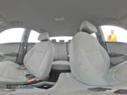 ✅ 2017 Hyundai Accent SE • VIN: KMHCT4AE2HU251818 • Lot: 82433865. Wystawiony na Copart z przebiegiem 150 482 mil. Bezpłatny archiwum sprzedaży aukcyjnych z USA i szczegółowy raport historii pojazdu na DreamBid. Zdjęcie 14.