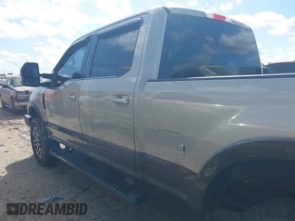 ✅ 2017 Ford F-250 Lariat • VIN: 1FT7W2BT0HEF42911 • Lot: 42798203. Listed on IAAI with 256,567 mi. Free auction sales archive from the USA and detailed vehicle history report at DreamBid. Image 14.