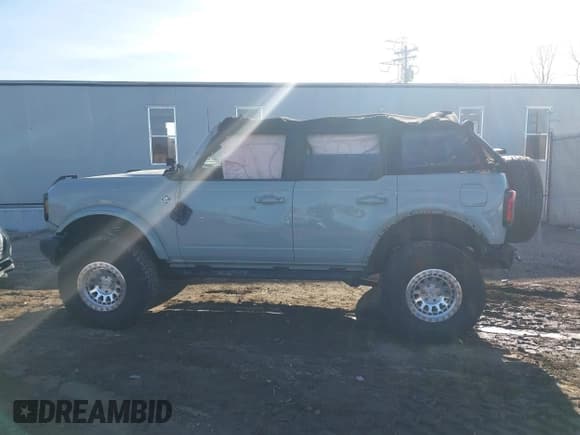 ✅ 2021 Ford Bronco Outer Banks • VIN: 1FMDE5DH0MLA61168 • Lot: 43643715. Listed on IAAI with 54,164 mi. Free auction sales archive from the USA and detailed vehicle history report at DreamBid. Image 14.