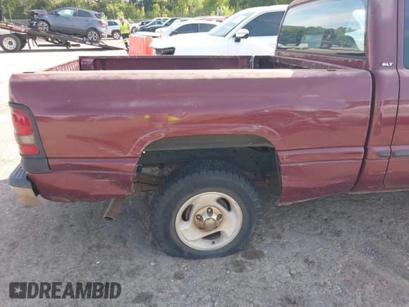 ✅ 2001 Dodge 1500 • VIN: 3B7HC13Z31M294454 • Lot: 42979699. Listed on IAAI with 243,694 mi. Free auction sales archive from the USA and detailed vehicle history report at DreamBid. Image 12.