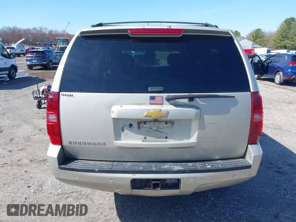 2014 Chevrolet Suburban LT z VIN 1GNSKJE71ER145069, wystawiony jako IAAI lot #41855455 z przebiegiem 197 617 mil mil oraz . Historia ofert i sprzedaży dostępna na DreamBid. Obrazek 16.