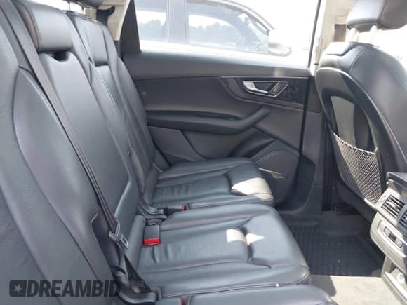 ✅ 2019 Audi Q7 Premium Plus • VIN: WA1LAAF75KD022585 • Lot: 43247395. Listed on IAAI with 90,127 mi. Free auction sales archive from the USA and detailed vehicle history report at DreamBid. Image 8.