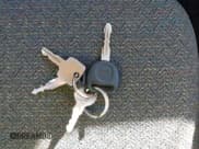 ✅ 2004 Chevrolet Silverado 1500 Work Truck • VIN: 1GCEC14X94Z293893 • Lot: 43321326. Wystawiony na IAAI z przebiegiem 174 845 mil. Bezpłatny archiwum sprzedaży aukcyjnych z USA i szczegółowy raport historii pojazdu na DreamBid. Zdjęcie 11.