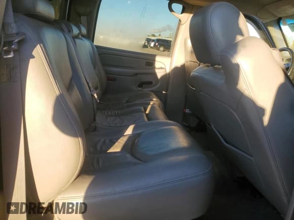 ✅ 2004 GMC Sierra 2500HD SLT • VIN: 1GTHK23104F126388 • Lot: 87218725. Wystawiony na Copart z przebiegiem 193 720 mil. Bezpłatny archiwum sprzedaży aukcyjnych z USA i szczegółowy raport historii pojazdu na DreamBid. Zdjęcie 10.