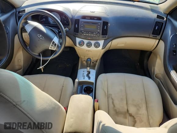 ✅ 2008 Hyundai Elantra GLS • VIN: KMHDU46D18U464616 • Лот: 92059475. Опубликован ранее на Copart с пробегом 239 488 миль. Бесплатный доступ к архиву аукционных продаж из США и подробный отчёт об истории автомобиля на DreamBid. Изображение 8.