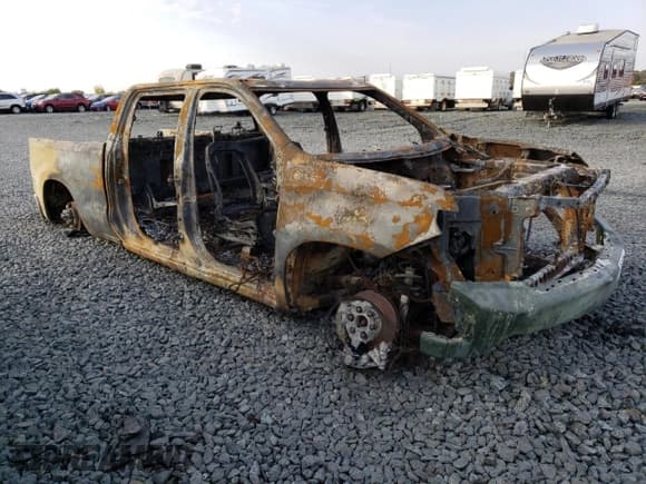 ✅ 2019 Chevrolet Silverado 1500 LT • VIN: 3GCUYDED0KG264377 • Lot: 74612014. Wystawiony na Copart z przebiegiem Nie podano. Bezpłatny archiwum sprzedaży aukcyjnych z USA i szczegółowy raport historii pojazdu na DreamBid. Zdjęcie 4.