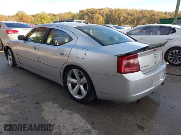 ✅ 2008 Dodge Charger R/T • VIN: 2B3KA53H38H127449 • Лот: 43609426. Опубликован ранее на IAAI с пробегом 82 344 миль. Бесплатный доступ к архиву аукционных продаж из США и подробный отчёт об истории автомобиля на DreamBid. Изображение 3.