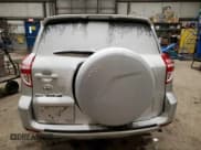 ✅ 2010 Toyota RAV4 • VIN: 2T3ZF4DV5AW027498 • Лот: 50125375. Опубликован ранее на Copart с пробегом 236 037 миль. Бесплатный доступ к архиву аукционных продаж из США и подробный отчёт об истории автомобиля на DreamBid. Изображение 6.