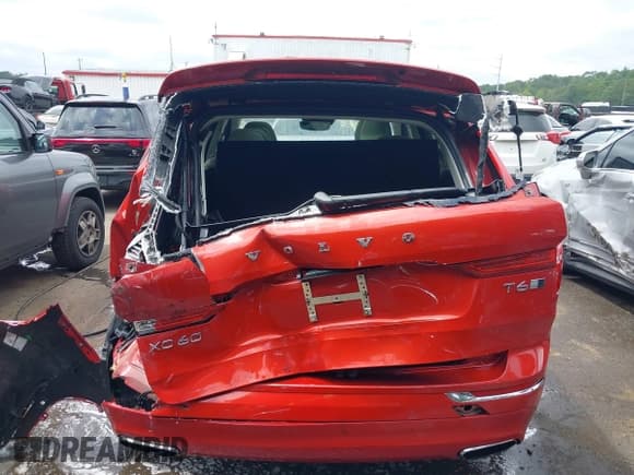 ✅ 2018 Volvo XC60 Inscription • VIN: LYVA22RL2JB086701 • Lot: 42752543. Listed on IAAI with 91,682 mi. Free auction sales archive from the USA and detailed vehicle history report at DreamBid. Image 16.