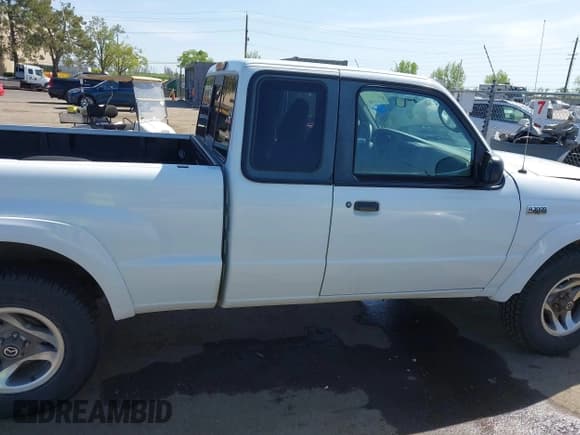✅ 2002 Mazda B-Series SE • VIN: 4F4ZR17U82TM10226 • Lot: 41995989. Listed on IAAI with 176,254 mi. Free auction sales archive from the USA and detailed vehicle history report at DreamBid. Image 13.