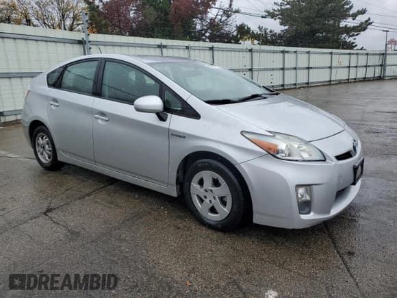 ✅ 2010 Toyota Prius III • VIN: JTDKN3DU8A0155776 • Лот: 90825715. Опубликован ранее на Copart с пробегом 220 799 миль. Бесплатный доступ к архиву аукционных продаж из США и подробный отчёт об истории автомобиля на DreamBid. Изображение 4.