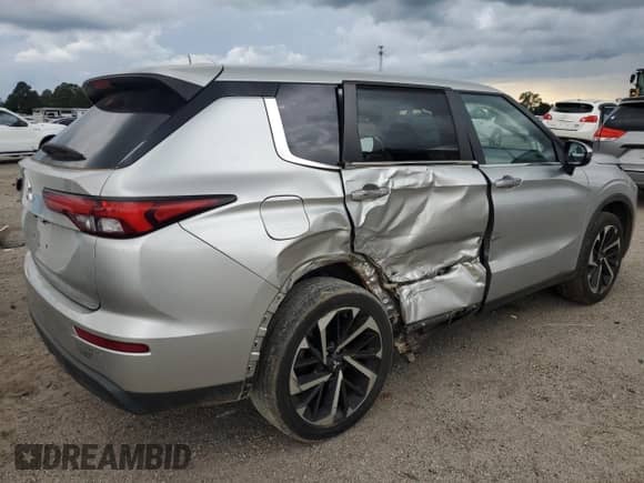 2022 Mitsubishi Outlander ES с VIN JA4J3TA82NZ063597, выставлен на аукционе Copart как лот 83817165 с пробегом 87 539 миль миль и Списание • Salvage title. История ставок и продаж доступна на DreamBid. Изображение 3.