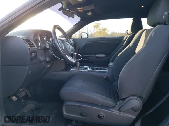 ✅ 2012 Dodge Challenger SXT • VIN: 2C3CDYAG4CH106595 • Лот: 90971245. Опубликован ранее на Copart с пробегом 97 778 миль. Бесплатный доступ к архиву аукционных продаж из США и подробный отчёт об истории автомобиля на DreamBid. Изображение 7.