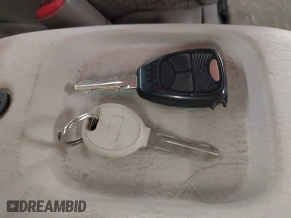 ✅ 2005 Chrysler Town & Country LX • VIN: 2C4GP44R65R179863 • Lot: 43510122. Listed on IAAI with 210,558 mi. Free auction sales archive from the USA and detailed vehicle history report at DreamBid. Image 11.