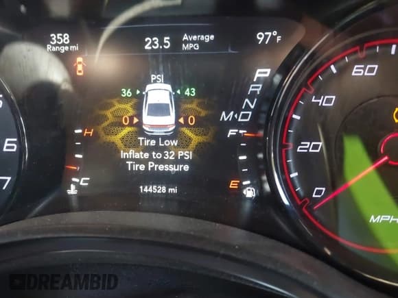 ✅ 2018 Dodge Charger SXT • VIN: 2C3CDXBGXJH307424 • Lot: 43186191. Wystawiony na IAAI z przebiegiem 144 528 mil. Bezpłatny archiwum sprzedaży aukcyjnych z USA i szczegółowy raport historii pojazdu na DreamBid. Zdjęcie 15.