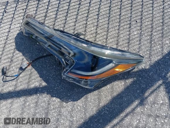 ✅ 2021 Toyota Corolla SE • VIN: 5YFS4MCE2MP075337 • Lot: 40846464. Wystawiony na IAAI z przebiegiem 49 404 mil. Bezpłatny archiwum sprzedaży aukcyjnych z USA i szczegółowy raport historii pojazdu na DreamBid. Zdjęcie 12.