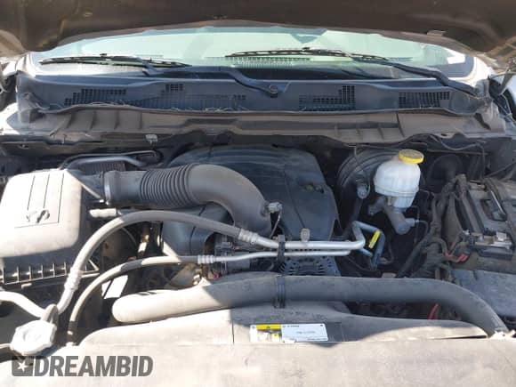 2019 Ram 1500 Big Horn z VIN 1C6RR6TT0KS712030, wystawiony jako IAAI lot #42488959 z przebiegiem 81 612 mil mil oraz . Historia ofert i sprzedaży dostępna na DreamBid. Obrazek 10.