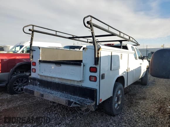 ✅ 2011 Chevrolet Silverado 2500HD • VIN: 1GB2KVCG6BZ267106 • Лот: 86861944. Опубликован ранее на Copart с пробегом Не указан. Бесплатный доступ к архиву аукционных продаж из США и подробный отчёт об истории автомобиля на DreamBid. Изображение 3.