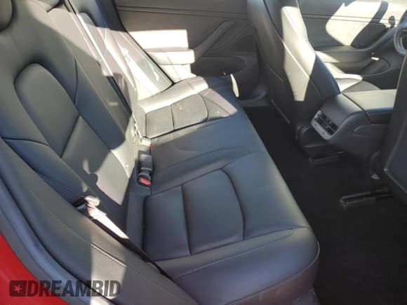 ✅ 2018 Tesla Model 3 Long Range Battery • VIN: 5YJ3E1EA0JF049160 • Лот: 92281935. Опубликован ранее на Copart с пробегом 91 296 миль. Бесплатный доступ к архиву аукционных продаж из США и подробный отчёт об истории автомобиля на DreamBid. Изображение 10.