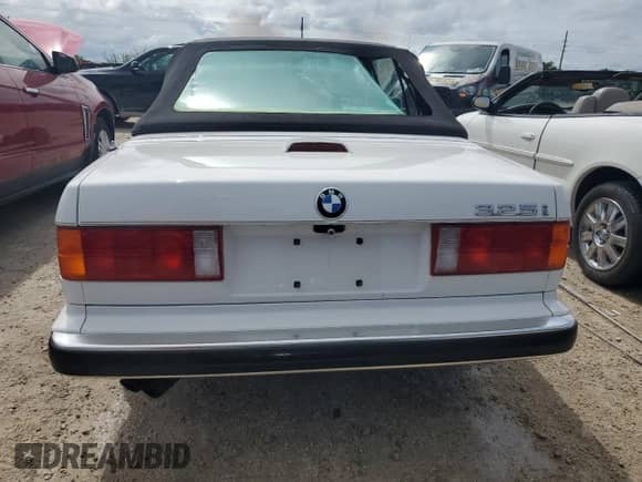 1990 BMW 3 Series z VIN WBABB2319LEC20795, wystawiony jako Copart lot #75079694 z przebiegiem 155 682 mil mil oraz Szkoda całkowita • Salvage title. Historia ofert i sprzedaży dostępna na DreamBid. Obrazek 6.