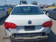 ✅ 2012 Volkswagen Jetta S • VIN: 3VW2K7AJ4CM395270 • Лот: 42442811. Опубликован ранее на IAAI с пробегом 164 952 миль. Бесплатный доступ к архиву аукционных продаж из США и подробный отчёт об истории автомобиля на DreamBid. Изображение 17.