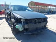 ✅ 2022 Mazda 3 2.5 Turbo • VIN: 3MZBPBAY8NM308426 • Lot: 41808563. Wystawiony na IAAI z przebiegiem 44 693 mil. Bezpłatny archiwum sprzedaży aukcyjnych z USA i szczegółowy raport historii pojazdu na DreamBid. Zdjęcie 13.