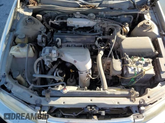 ✅ 2001 Toyota Camry CE • VIN: 4T1BG22K31U045941 • Lot: 84210875. Wystawiony na Copart z przebiegiem 270 112 mil. Bezpłatny archiwum sprzedaży aukcyjnych z USA i szczegółowy raport historii pojazdu na DreamBid. Zdjęcie 11.