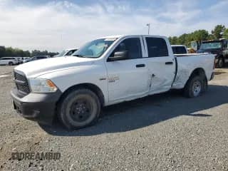 2019 Ram 1500 Tradesman z VIN 1C6RR7ST7KS568788, wystawiony jako Copart lot #61452925 z przebiegiem 159 989 mil mil oraz Szkoda całkowita • Salvage title. Historia ofert i sprzedaży dostępna na DreamBid. Obrazek 1.