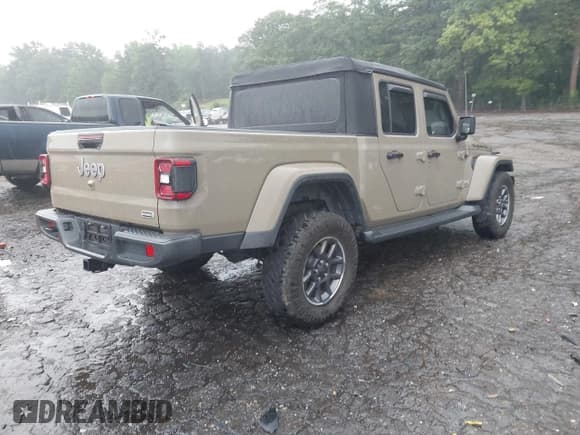 ✅ 2020 Jeep Gladiator Overland • VIN: 1C6HJTFG0LL160699 • Lot: 42326325. Listed on IAAI with 65,639 mi. Free auction sales archive from the USA and detailed vehicle history report at DreamBid. Image 4.