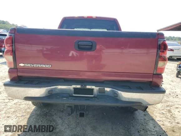 ✅ 2006 Chevrolet Silverado 2500HD LT2 • VIN: 1GCHK23U06F158786 • Lot: 60594805. Wystawiony na Copart z przebiegiem 209 549 mil. Bezpłatny archiwum sprzedaży aukcyjnych z USA i szczegółowy raport historii pojazdu na DreamBid. Zdjęcie 6.