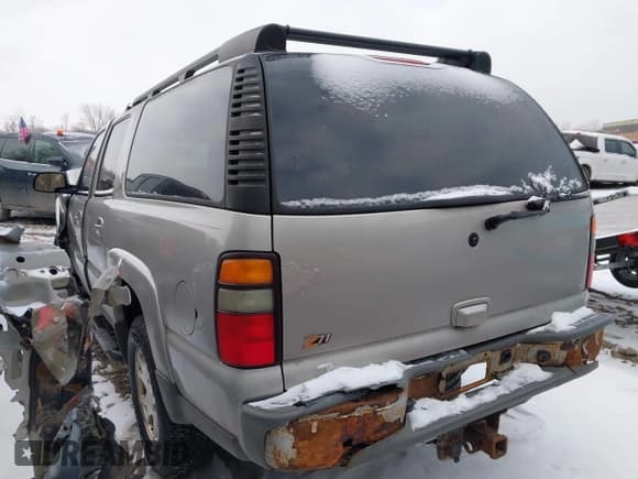 ✅ 2004 Chevrolet Suburban Z71 • VIN: 3GNFK16Z14G237332 • Лот: 41352674. Опубликован ранее на IAAI с пробегом Не указан. Бесплатный доступ к архиву аукционных продаж из США и подробный отчёт об истории автомобиля на DreamBid. Изображение 3.