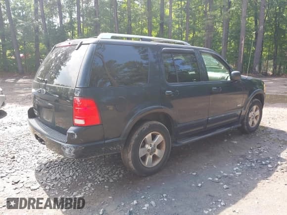 ✅ 2003 Ford Explorer • VIN: 1FMZU65K33UC42721 • Lot: 42485600. Wystawiony na IAAI z przebiegiem 196 235 mil. Bezpłatny archiwum sprzedaży aukcyjnych z USA i szczegółowy raport historii pojazdu na DreamBid. Zdjęcie 4.