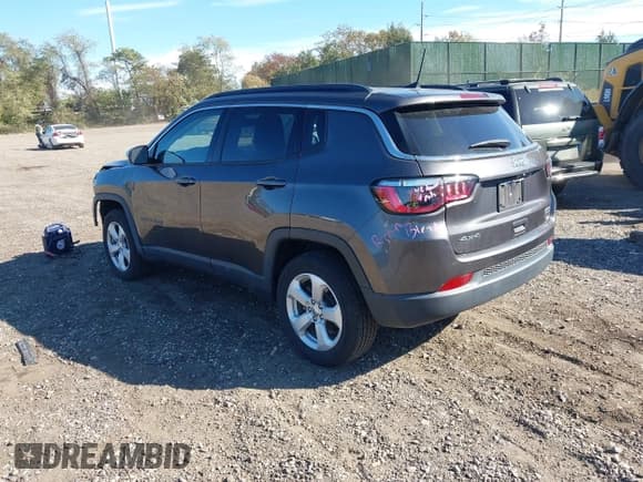 ✅ 2021 Jeep Compass Latitude • VIN: 3C4NJDBB1MT537509 • Lot: 43492361. Listed on IAAI with 42,384 mi. Free auction sales archive from the USA and detailed vehicle history report at DreamBid. Image 3.