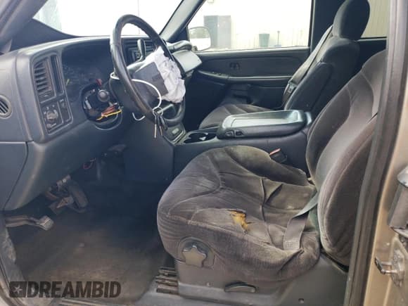 ✅ 2000 GMC Sierra 1500 SLE • VIN: 1GTEC19T2YE369604 • Lot: 85138005. Wystawiony na Copart z przebiegiem Nie podano. Bezpłatny archiwum sprzedaży aukcyjnych z USA i szczegółowy raport historii pojazdu na DreamBid. Zdjęcie 7.