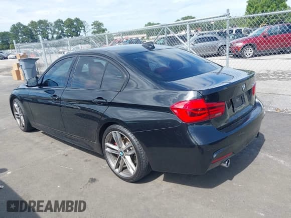 ✅ 2017 BMW 3 Series 340i • VIN: WBA8B3G32HNU36374 • Лот: 42557484. Опубликован ранее на IAAI с пробегом 122 169 миль. Бесплатный доступ к архиву аукционных продаж из США и подробный отчёт об истории автомобиля на DreamBid. Изображение 3.