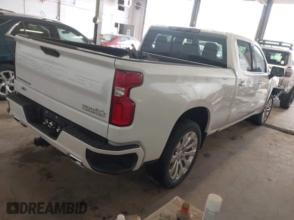 ✅ 2021 Chevrolet Silverado 1500 High Country • VIN: 1GCUYHET0MZ353142 • Lot: 42291019. Wystawiony na IAAI z przebiegiem 20 765 mil. Bezpłatny archiwum sprzedaży aukcyjnych z USA i szczegółowy raport historii pojazdu na DreamBid. Zdjęcie 4.