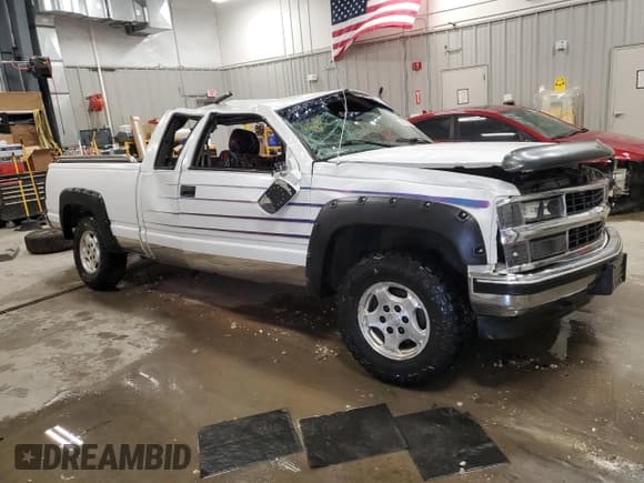 ✅ 1997 Chevrolet Silverado 1500 • VIN: 2GCEK19M1V1217306 • Lot: 70371685. Wystawiony na Copart z przebiegiem 185 208 mil. Bezpłatny archiwum sprzedaży aukcyjnych z USA i szczegółowy raport historii pojazdu na DreamBid. Zdjęcie 4.