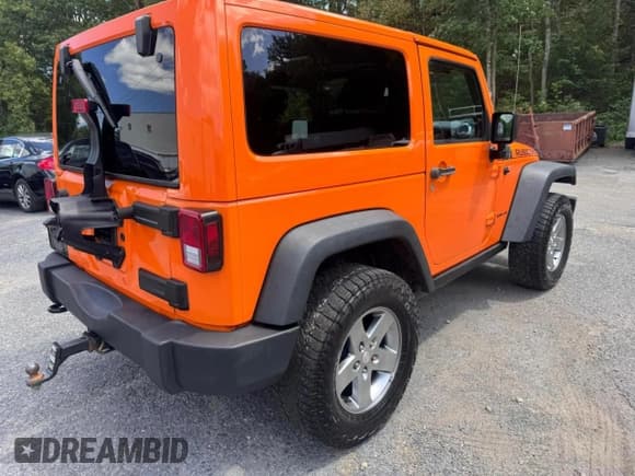 ✅ 2012 Jeep Wrangler Rubicon • VIN: 1C4HJWCG5CL152550 • Lot: 70055675. Wystawiony na Copart z przebiegiem 187 458 mil. Bezpłatny archiwum sprzedaży aukcyjnych z USA i szczegółowy raport historii pojazdu na DreamBid. Zdjęcie 4.