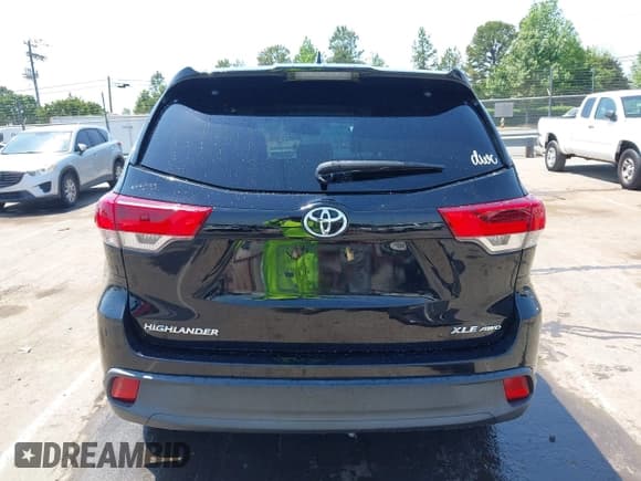✅ 2017 Toyota Highlander XLE • VIN: 5TDJZRFH0HS370238 • Lot: 42161298. Listed on IAAI with 123,601 mi. Free auction sales archive from the USA and detailed vehicle history report at DreamBid. Image 16.
