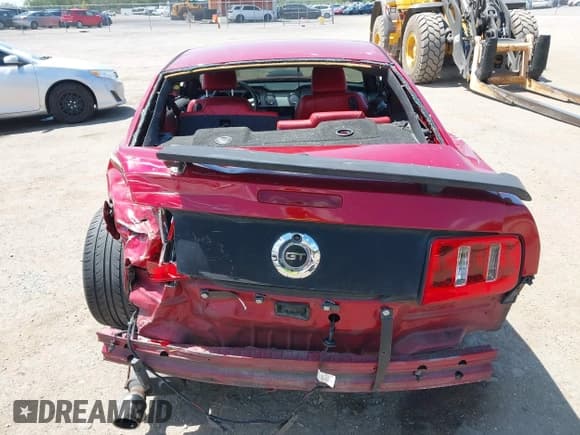 ✅ 2008 Ford Mustang GT Deluxe • VIN: 1ZVHT82H085147779 • Lot: 42927754. Listed on IAAI with 200,463 mi. Free auction sales archive from the USA and detailed vehicle history report at DreamBid. Image 16.
