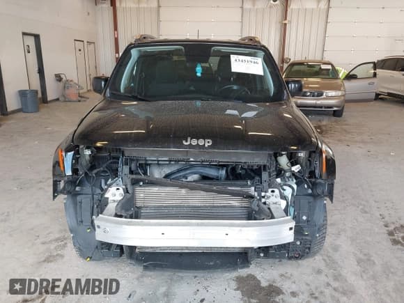✅ 2018 Jeep Renegade Latitude • VIN: ZACCJBBB4JPH07246 • Lot: 43451946. Wystawiony na IAAI z przebiegiem 105 667 mil. Bezpłatny archiwum sprzedaży aukcyjnych z USA i szczegółowy raport historii pojazdu na DreamBid. Zdjęcie 6.