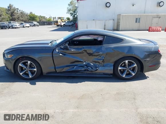 ✅ 2016 Ford Mustang V6 • VIN: 1FA6P8AMXG5254985 • Lot: 42894646. Listed on IAAI with 107,072 mi. Free auction sales archive from the USA and detailed vehicle history report at DreamBid. Image 6.