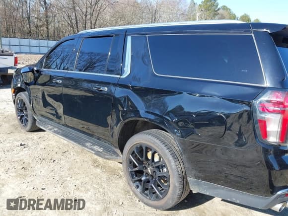 ✅ 2022 Chevrolet Suburban Premier • VIN: 1GNSKFKD5NR344147 • Lot: 41358509. Wystawiony na IAAI z przebiegiem 41 046 mil. Bezpłatny archiwum sprzedaży aukcyjnych z USA i szczegółowy raport historii pojazdu na DreamBid. Zdjęcie 14.